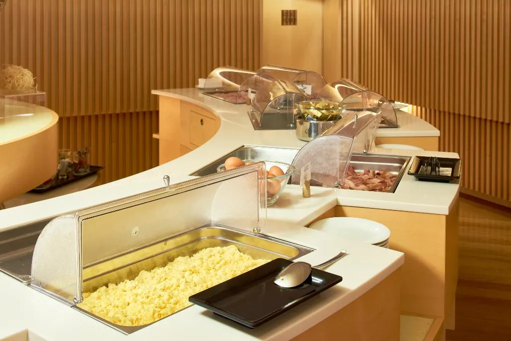Restaurant, Unahotels Varese, Milan