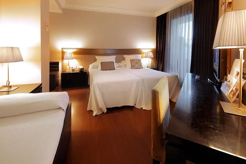 TRIPLE STANDARD Room, Condado, Barcelona