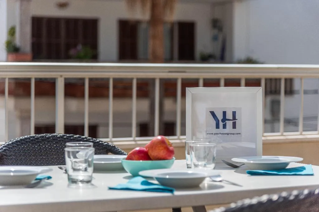 APARTMENT TWO BEDROOMS WITH TERRACE Room, Acapulco Apartments, Majorca