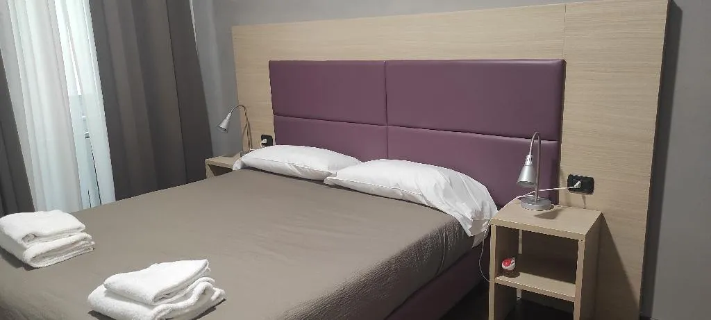 TRIPLE SUPERIOR ONE BEDROOM Room, Hotel Esperanza, Florence