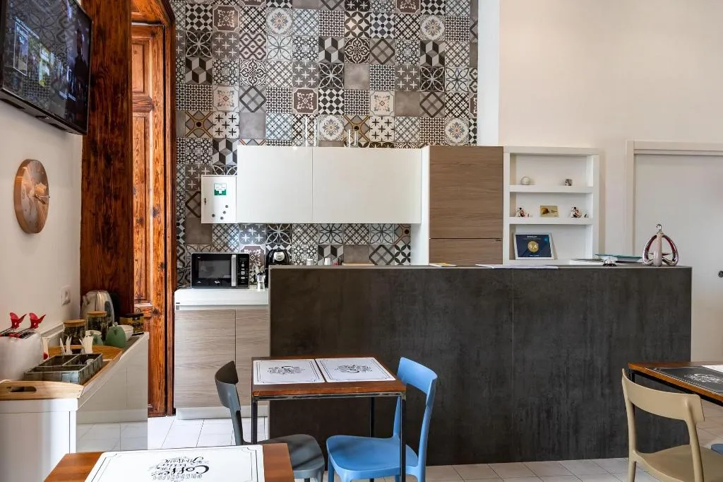 Lobby, New Gallery, Naples