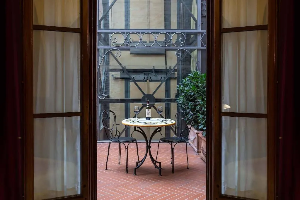 QUADRUPLE THREE BEDS Room, Alba Palace, Florence