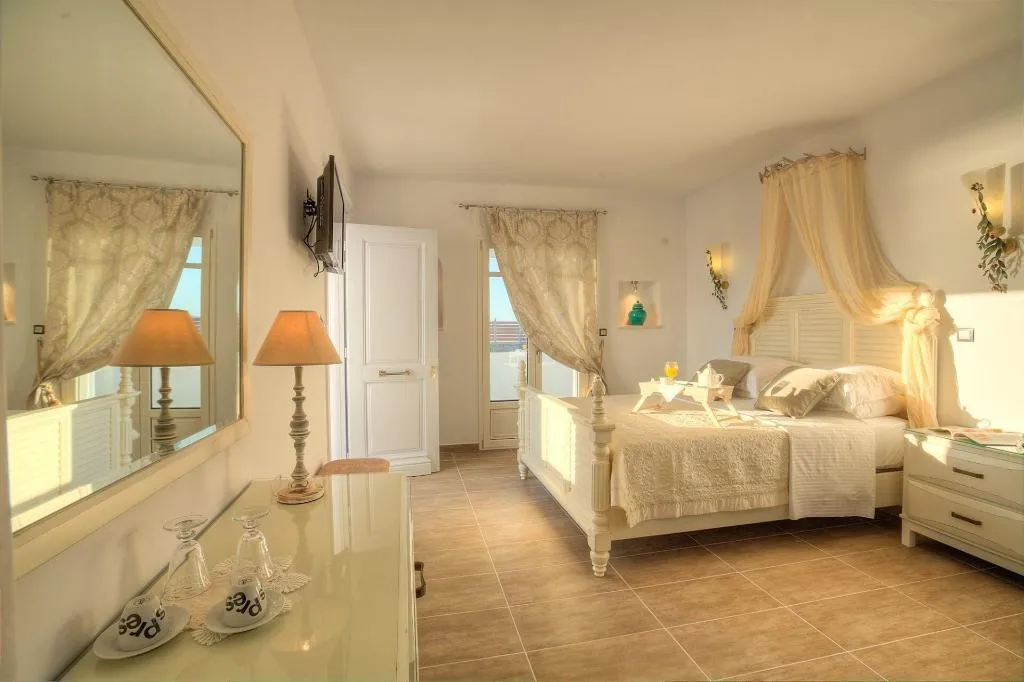 Room, Miland Suites, Santorini