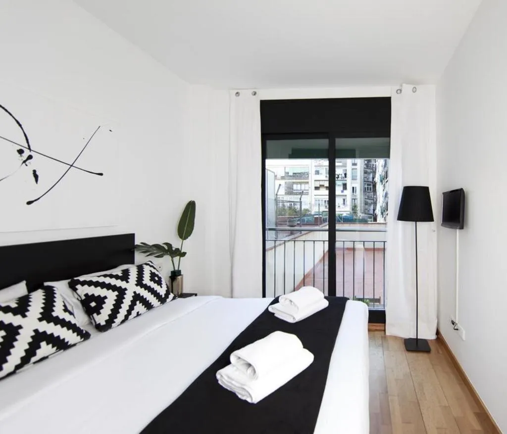 APARTMENT WITH TERRACE Room, L'Aragó by The Streets, Barcelona