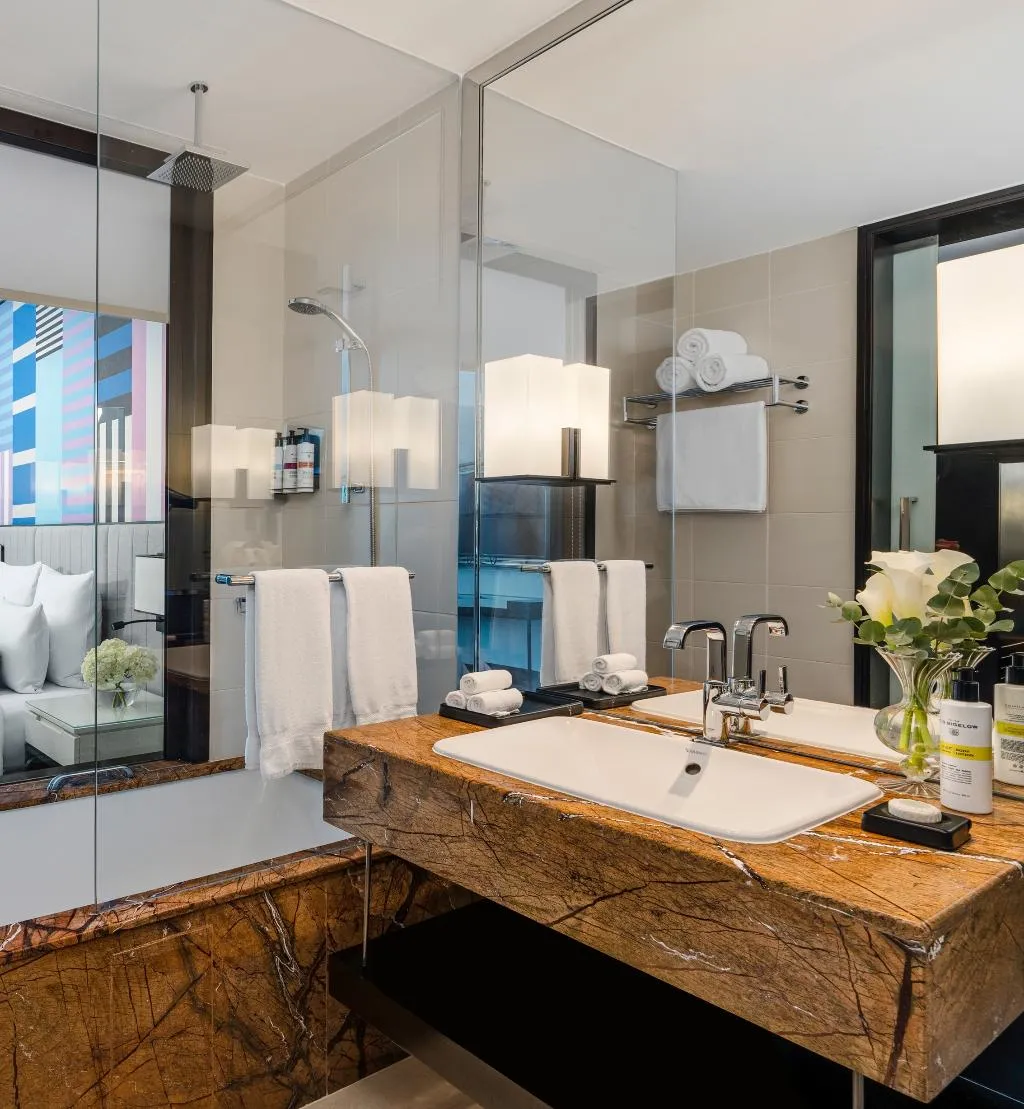 TWIN SUPERIOR Room, Pullman Dubai Downtown, Dubai