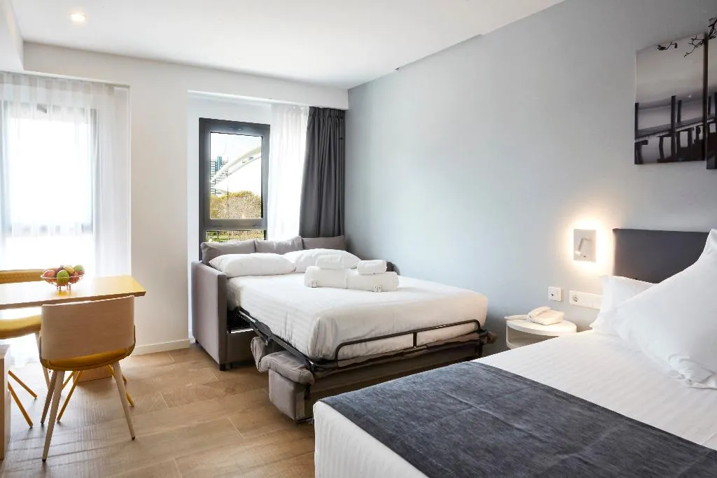 FAMILY ROOM CAPACITY 4 Room, Valencia Alameda 41, Valencia