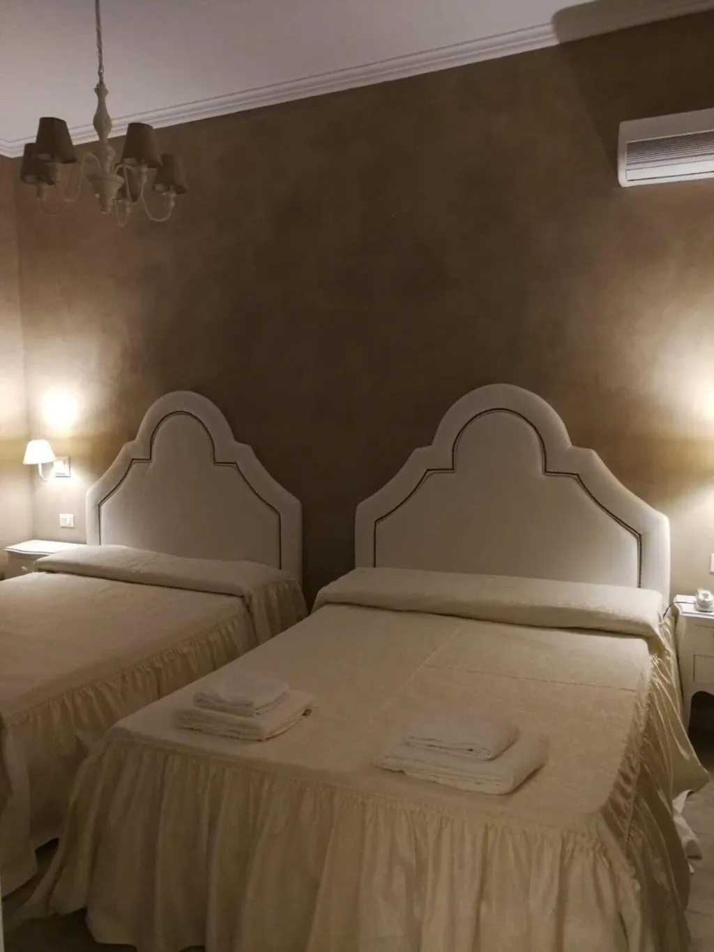 Room, Boutique Hotel Calais Milano, Milan