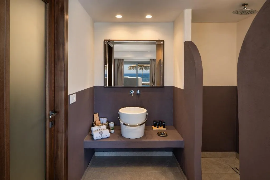 SUITE BEACH FRONT Room, Aelia Thalassa, Santorini