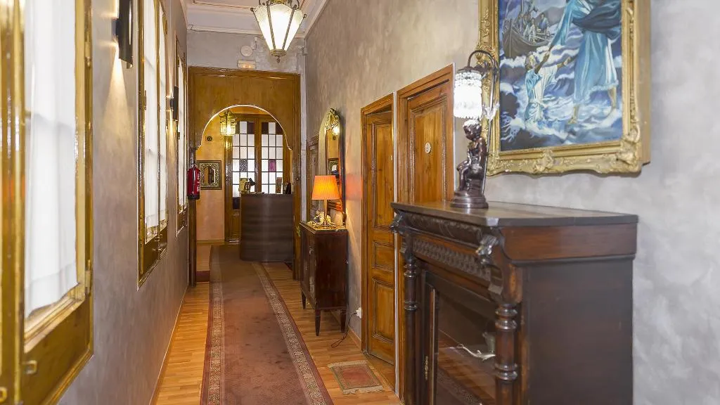 Lobby, Hostal Girona, Barcelona