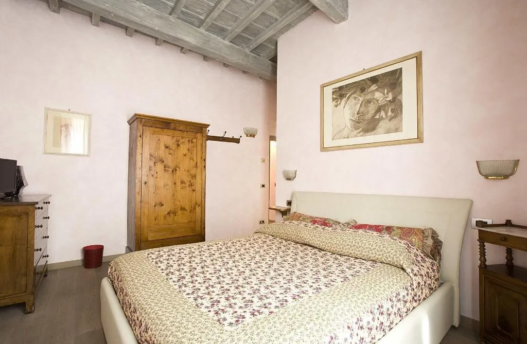 General view, La Casa Di Annusca, Florence