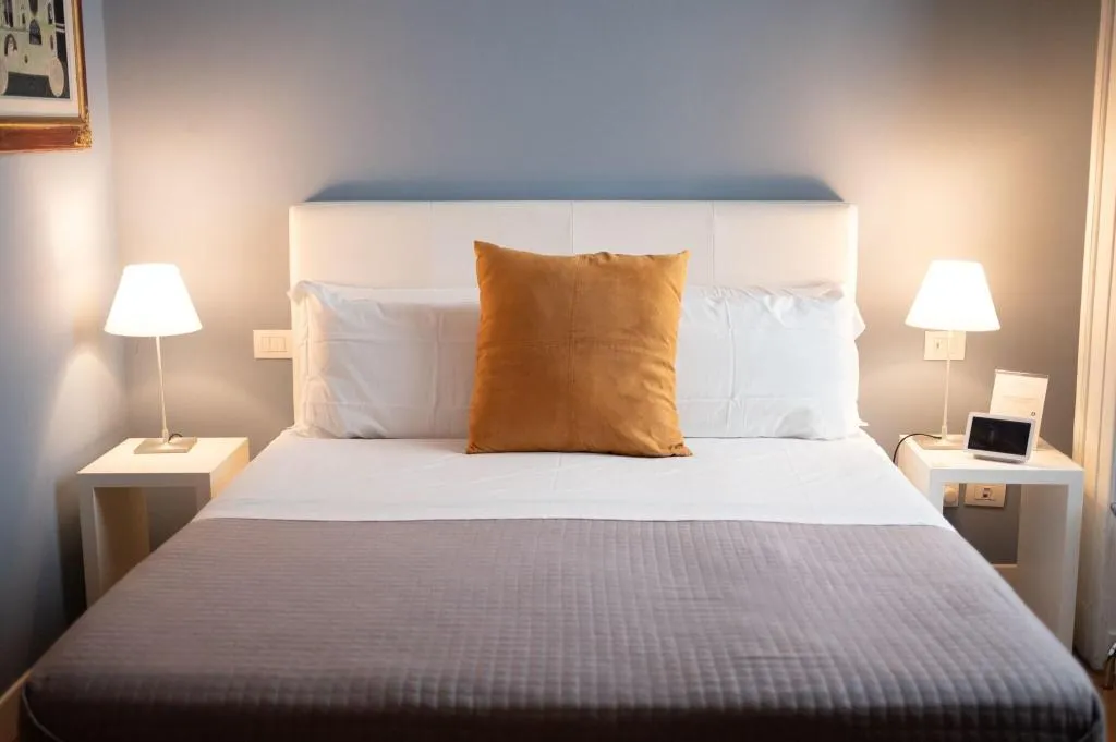 SUITE QUEEN SIZE BED Room, Santa Chiara Boutique Hotel, Naples