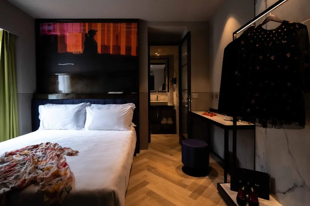 Room, Heart Hotel, Milan