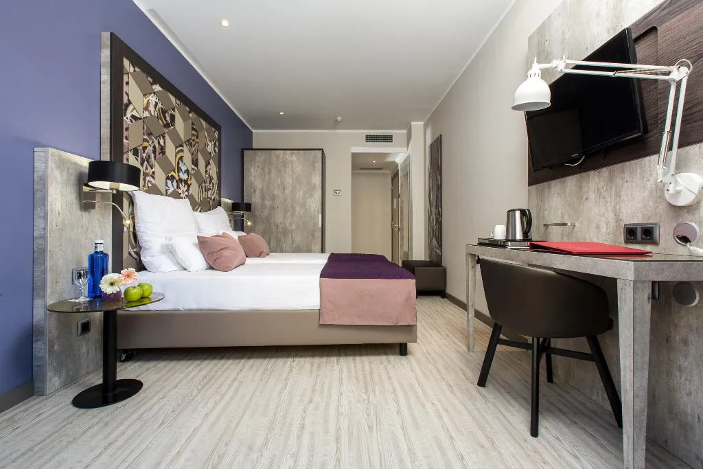 Room, Leonardo Hotel Las Ramblas, Barcelona