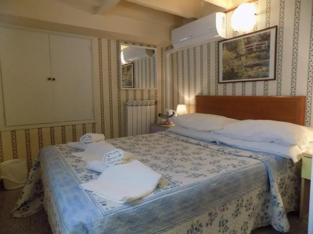 Room, Il Pitti Soggiorno, Florence