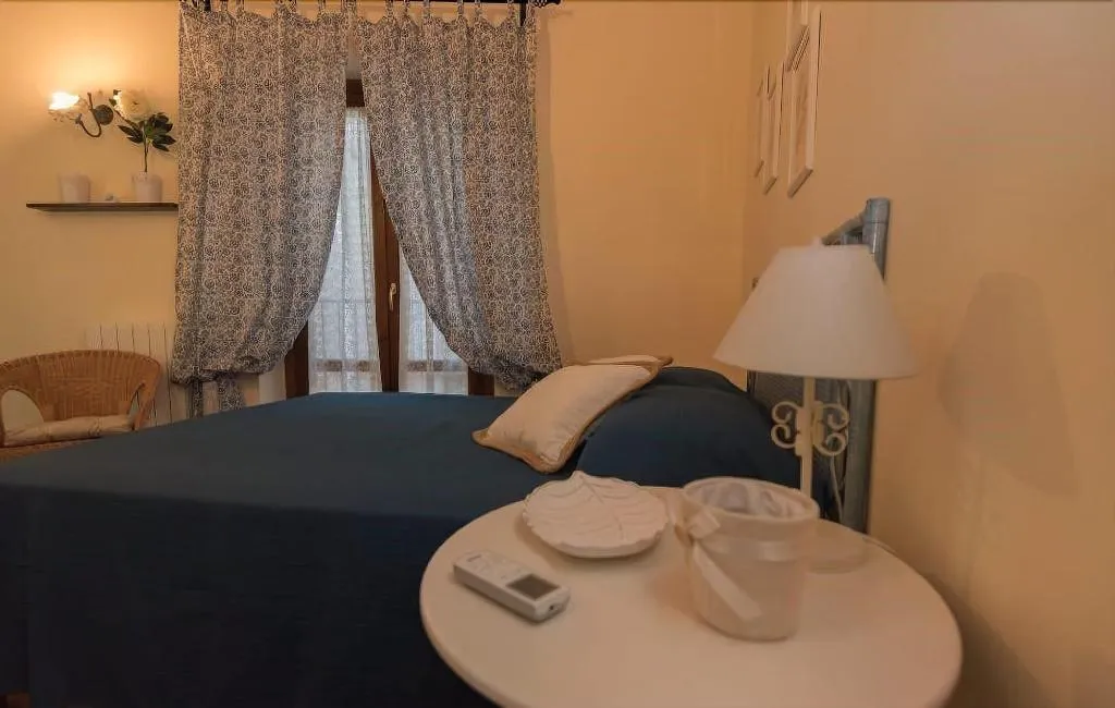 Room, B B Il Nascondiglio Di Esta A, Catania