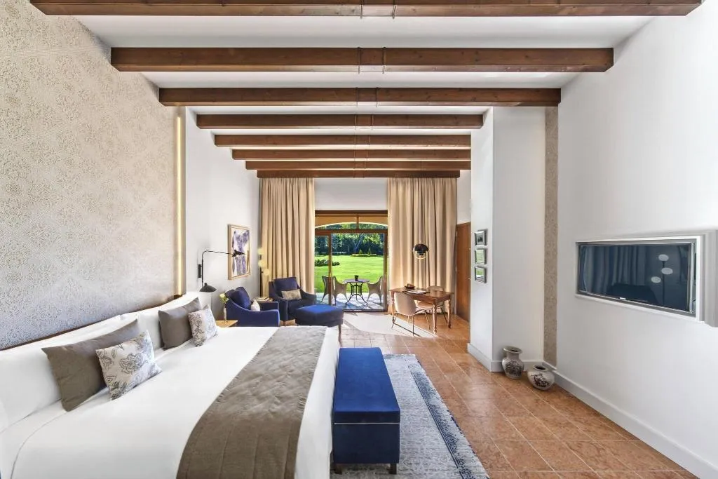 JUNIOR SUITE KING SIZE BED Room, The St. Regis Mardavall Resort, Majorca