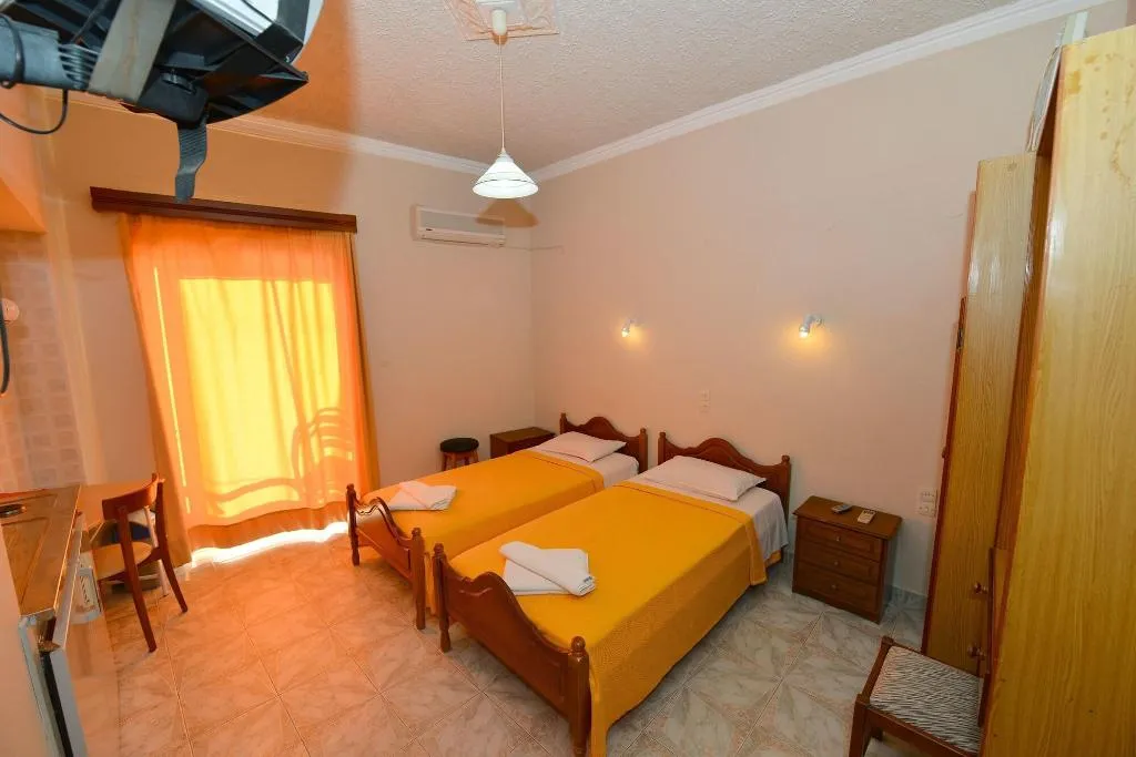 Room, Family Bikakis, Crete