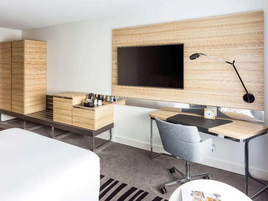 DOUBLE QUEEN SIZE BED Room, Novotel Amsterdam City, Amsterdam