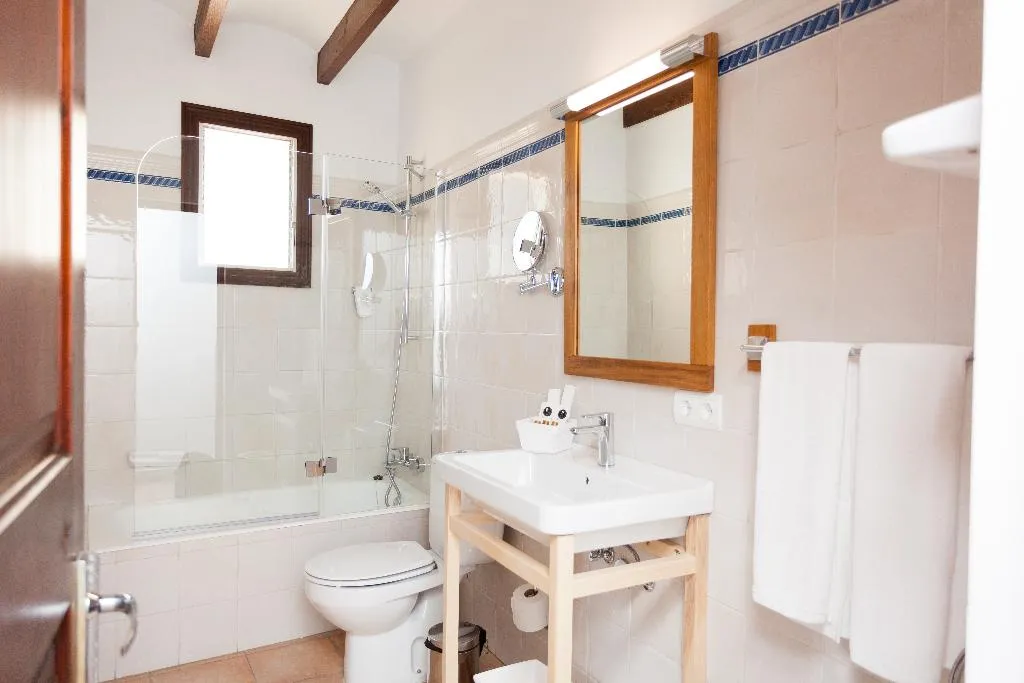 Double or Twin STANDARD Room, El Guia, Majorca