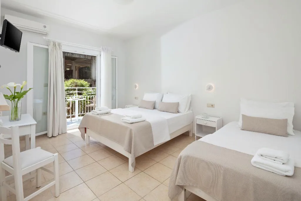 Room, Bella Vista Beach Hotel & Studios, Corfu