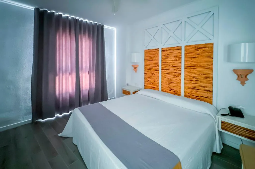 Room, Parque del Sol, Tenerife