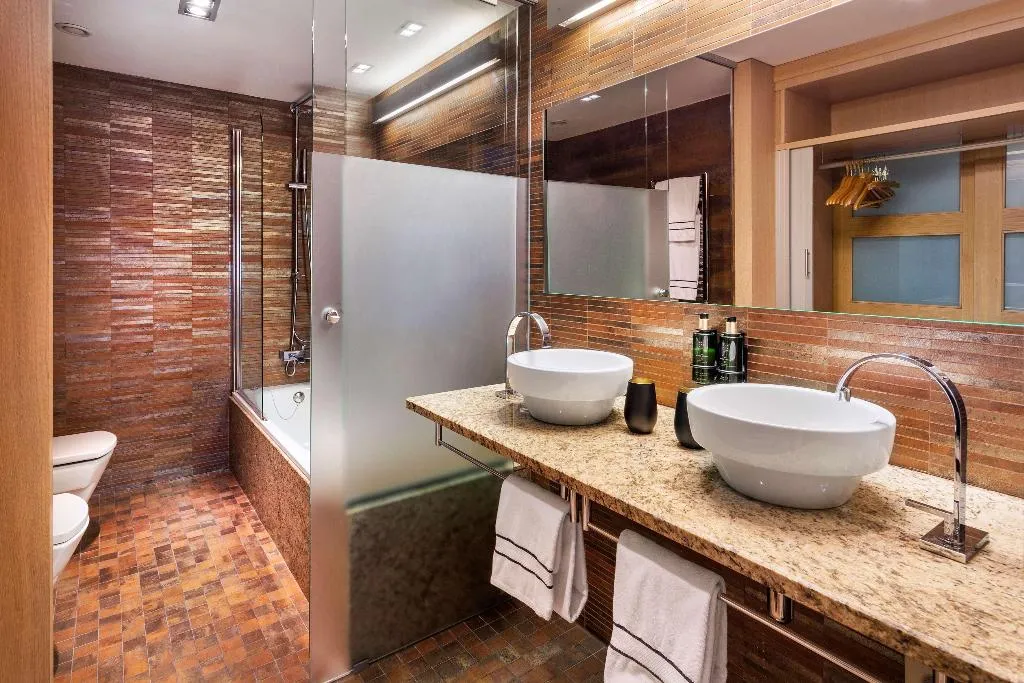 Double or Twin PREMIUM Room, Melia Madrid Princesa, Madrid