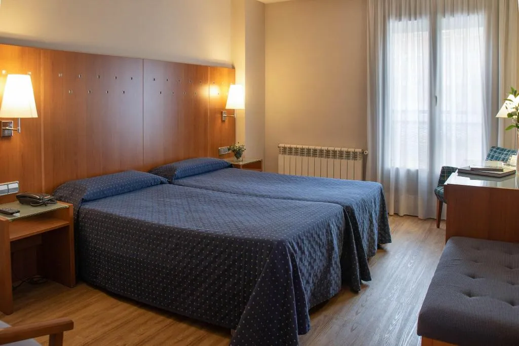 Room, J. Balmes, Costa Brava