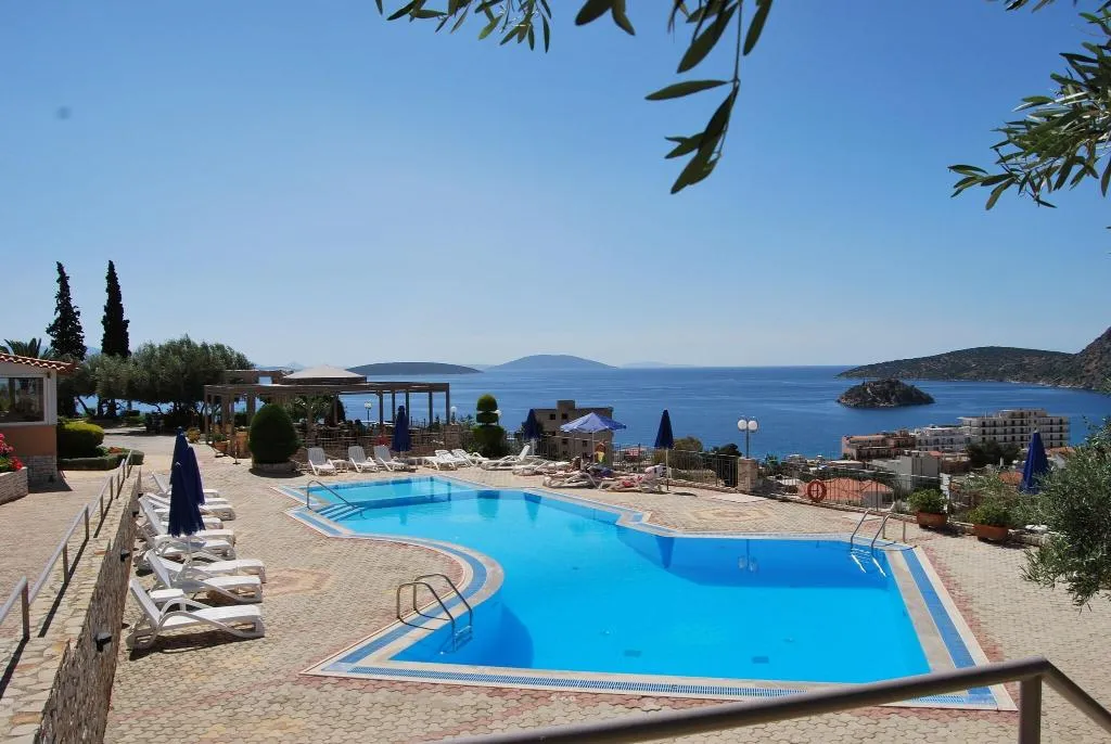 Pool, Panorama in Tolo, Athens