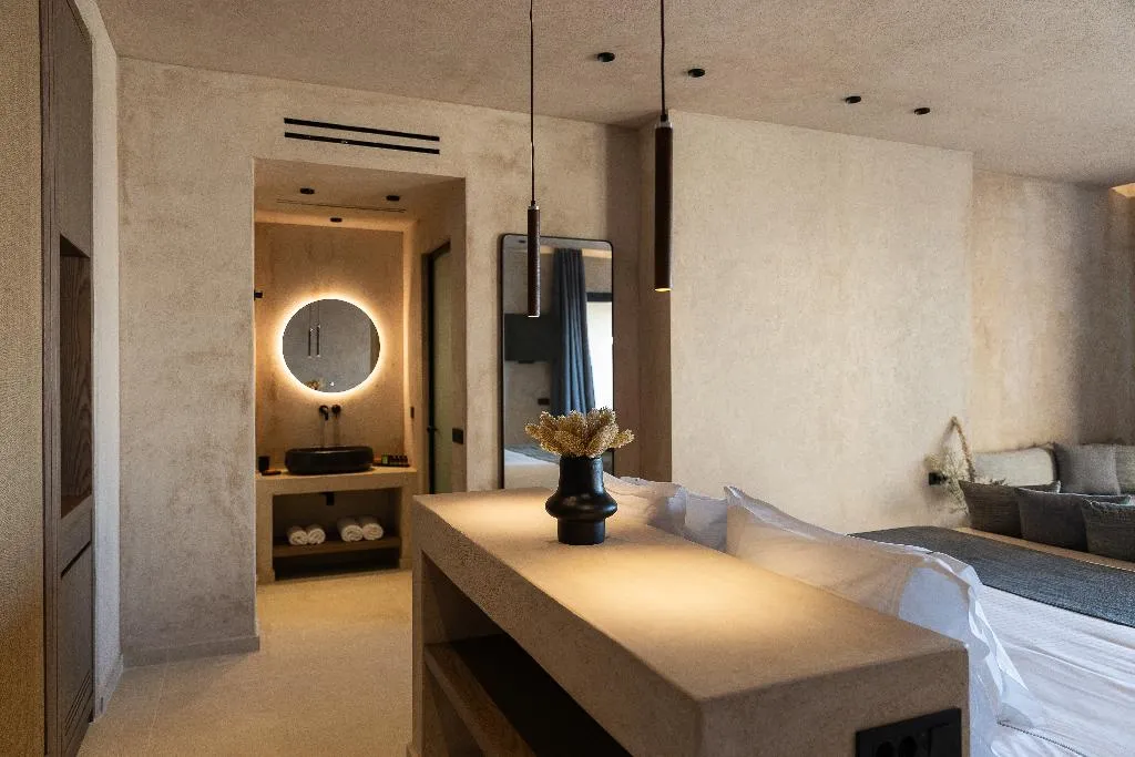 SUITE WITH PRIVATE POOL Room, North Santorini A Luxury Spa Hotel, Santorini