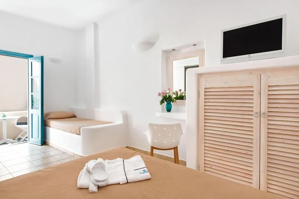 JUNIOR SUITE QUEEN SIZE BED Room, Evgenia Villas & Suites, Santorini