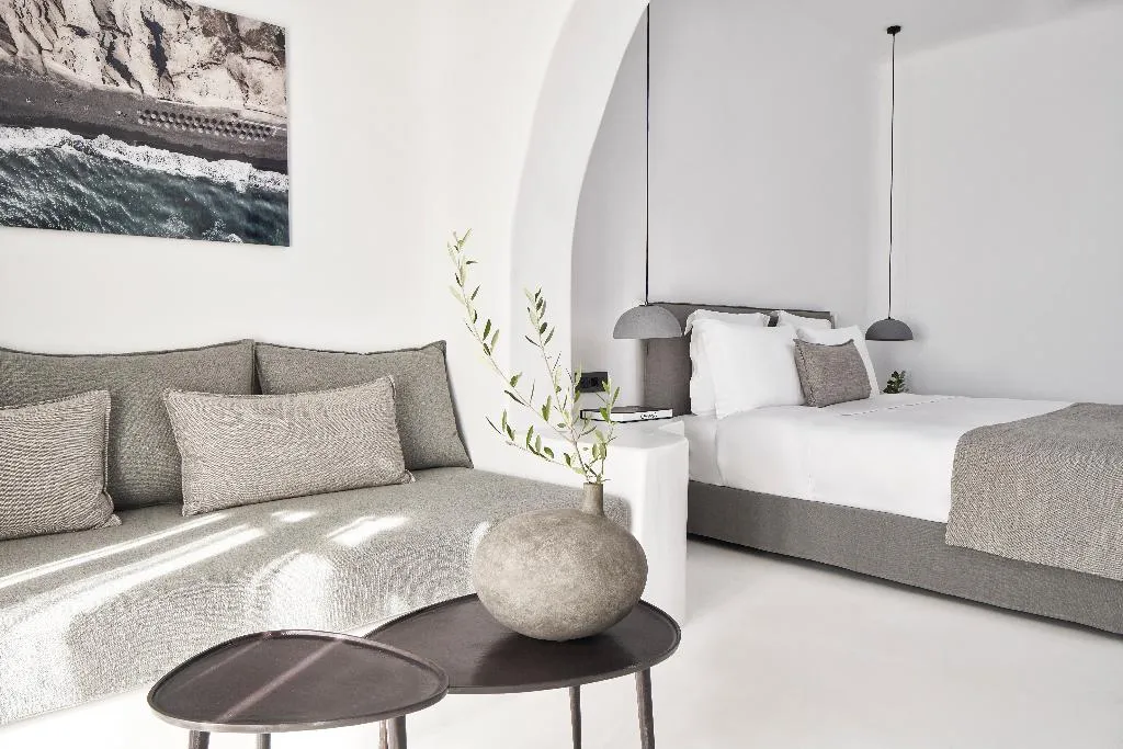 JUNIOR SUITE WITH PRIVATE POOL Room, Pantheon Villas, Santorini