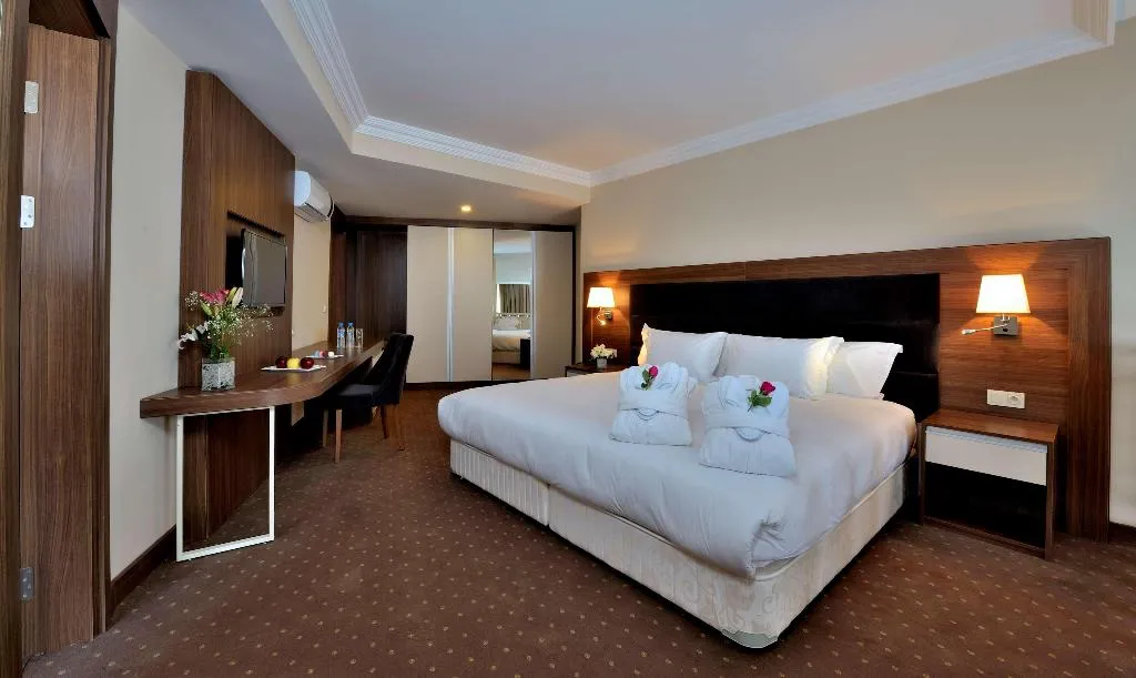 Room, Kenzi Basma, Casablanca