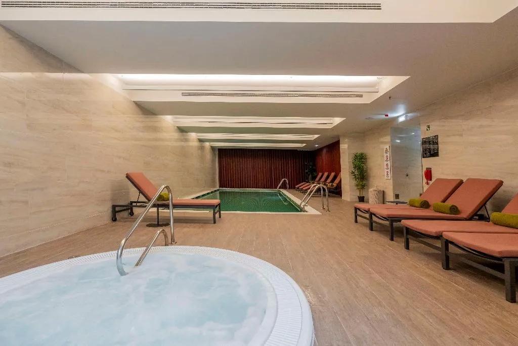 Pool, Cenica Porto Hotel, Curio Collection By Hilton, Porto