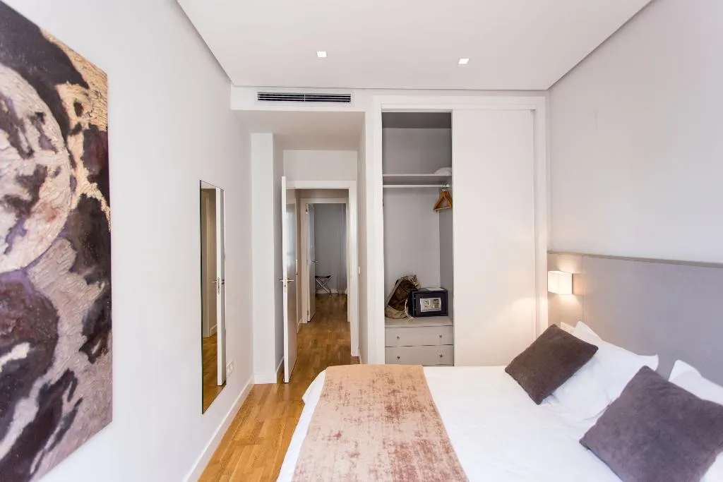 APARTMENT TWO BEDROOMS Room, Mon Suites Catedral, Valencia