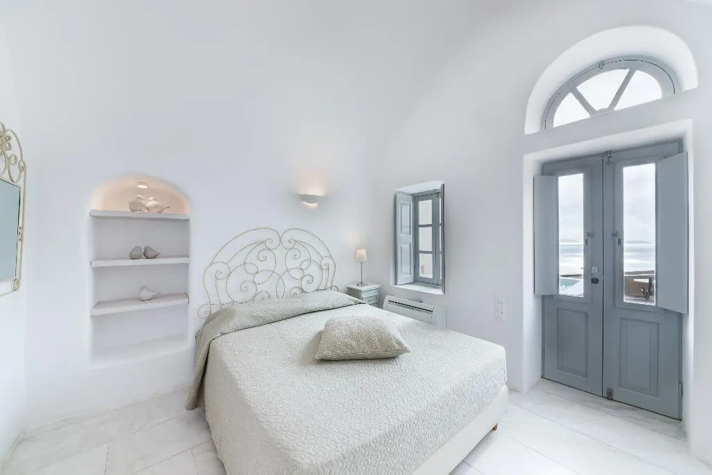 VILLA DELUXE WITH JACUZZI Room, Armeni Luxury Villas, Santorini
