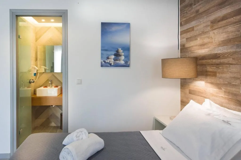 Room, Ria, Crete