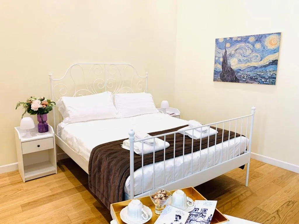 General view, Via Del Corso Home, Rome