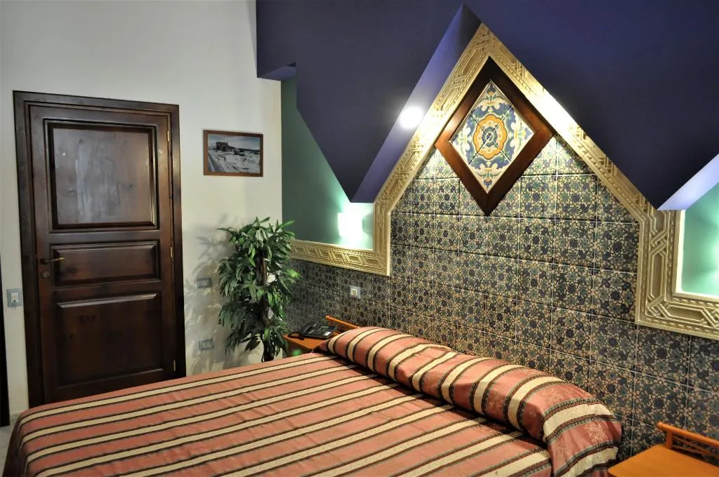 TRIPLE STANDARD Room, Al-Taïr, Palermo