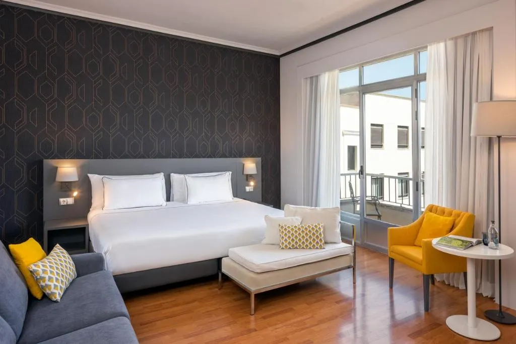 Room, Hotel Madrid Plaza de España Affiliated by Meliá, Madrid