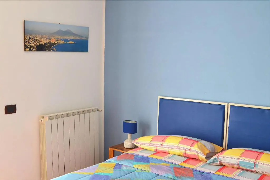 Room, B&B Il Lapillo, Naples