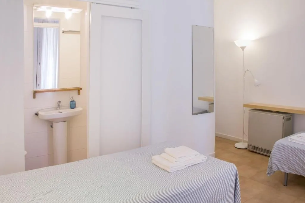 Room, Hostal La Zona, Madrid