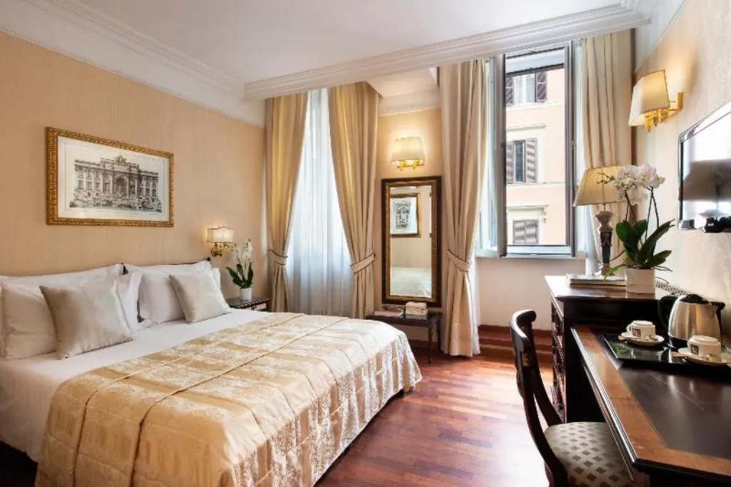 TRIPLE CLASSIC Room, Hotel Cecil, Rome