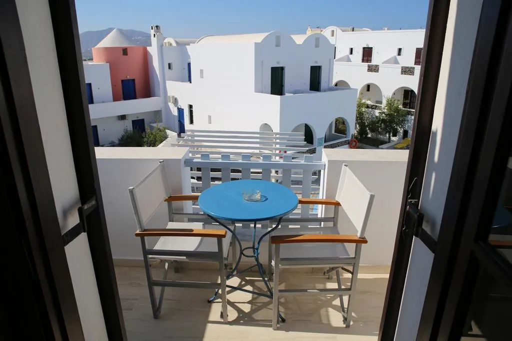DOUBLE STANDARD Room, New Haroula, Santorini