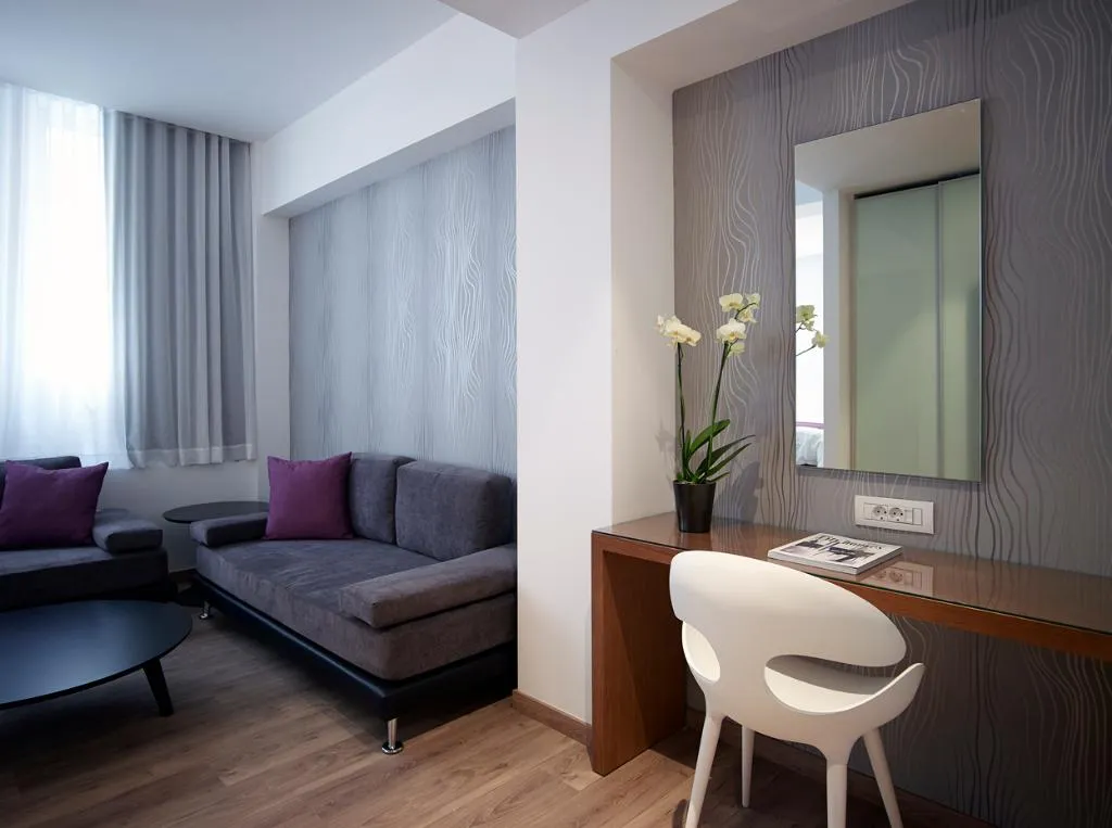 FAMILY ROOM STANDARD Room, Amazon Hotel, Athens