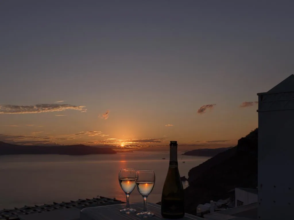 SUITE WITH JACUZZI WITH VIEWS Room, Tatakis Design Hotel, Fira, Santorini