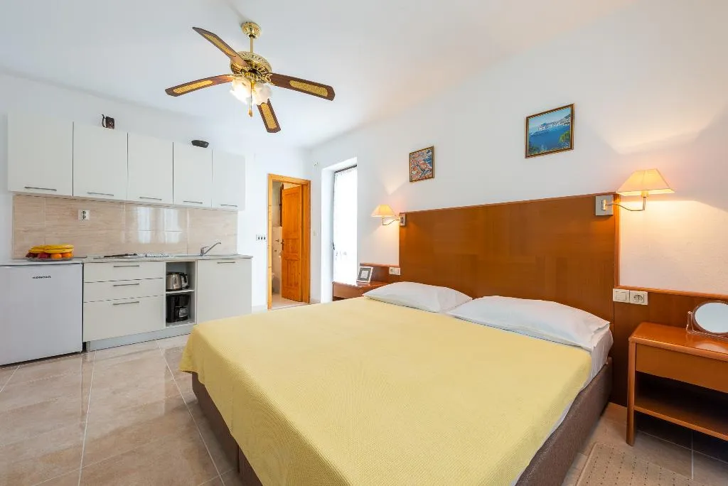 STUDIO SIDE SEA VIEW WITH BALCONY Room, Apartments Matusko, Dubrovnik