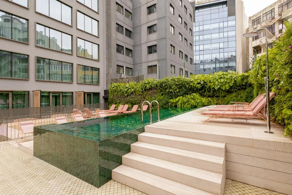 Pool, Luster Hotel, Lisbon