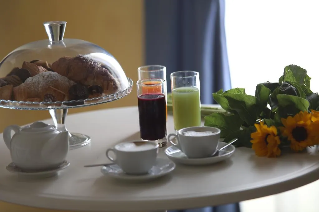 DOUBLE SUPERIOR Room, Santa Lucia 50, Naples