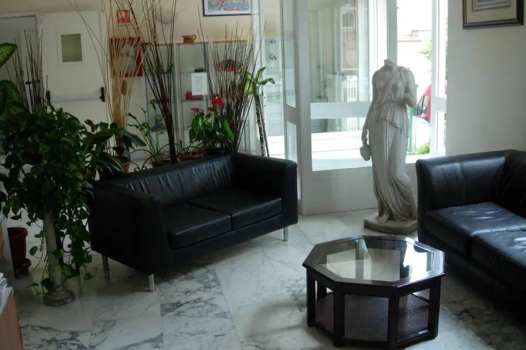 Lobby, Foresteria Roma, Naples