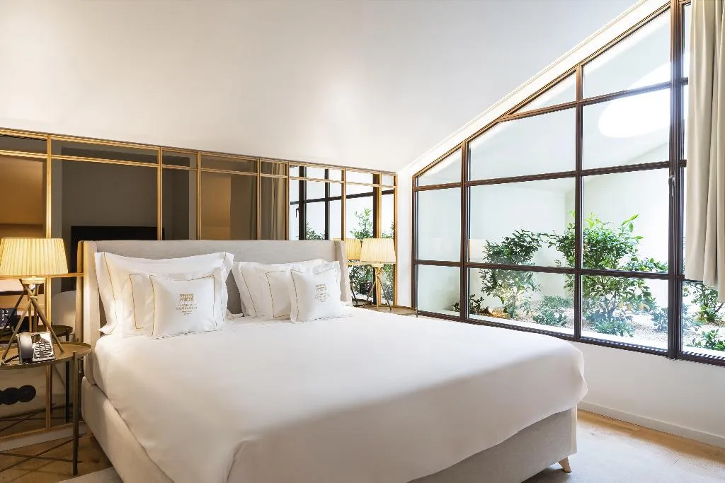 DOUBLE PREMIUM WITH VIEWS Room, Vignette Collection  Casa da Companhia, Porto